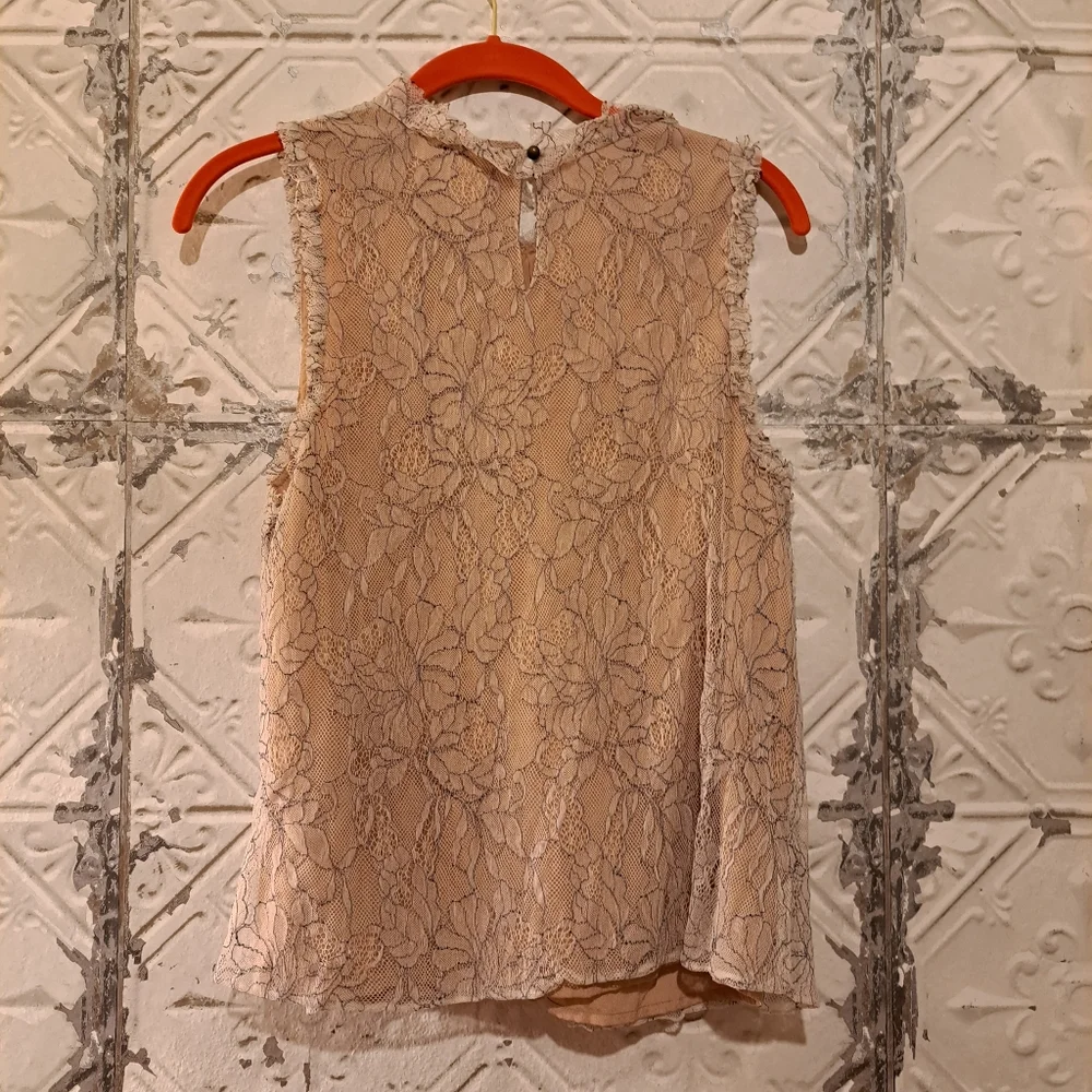 WAYF LACE FLORAL TANK TOP IN SIZE M - Picture 3 of 12